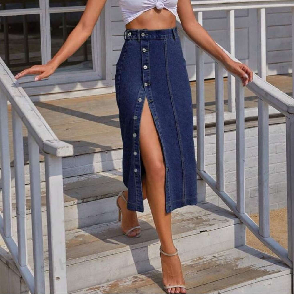 Solid button front Denim skirt